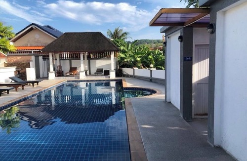 Sa Khu Villa | Casa Gris a 2-bedroom Villa with Shared Pool only minutes from Nai Yang Beach