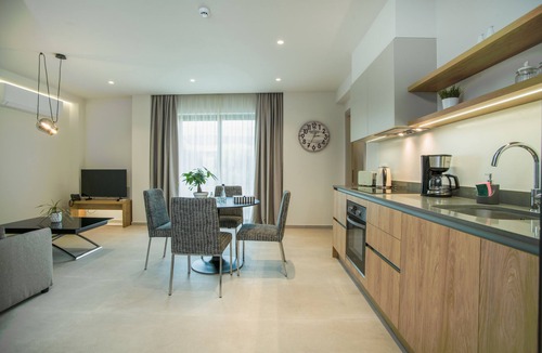 Agios Nikolaos Town House | CELINE LUXURY APARTMENTS & SUITES