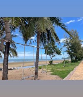 Pak Nam Pran House | Chai Patchara Resort