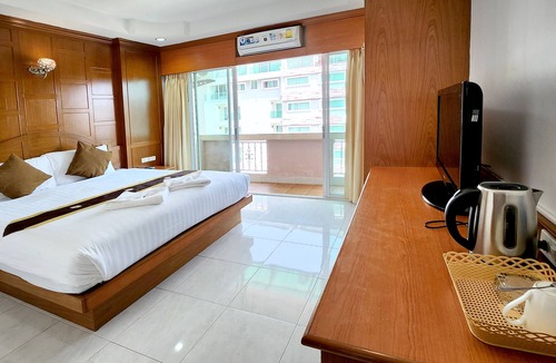 Patong Hotel | Chalita House