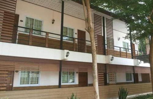 Trang House | Charlee House