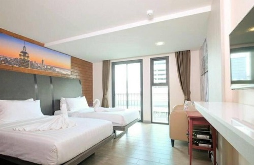 Suan Luang Hotel | Charming Double Room in Hotel close to Airport