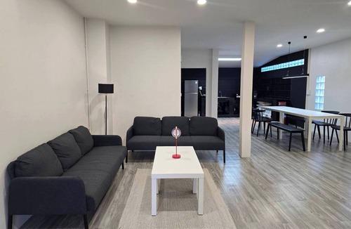 Nuanchan House | Charming 3-bedroom House in Bueng Kum, Thailand