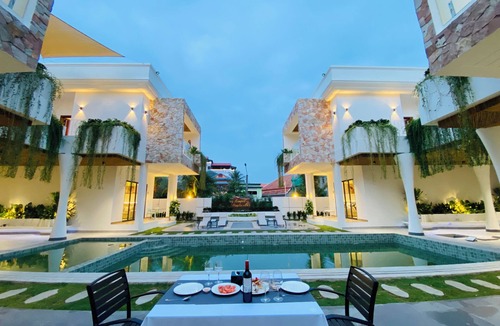 Kampot Villa | Charming 3-bedroom villa with WiFi, AC in lovely Kampot