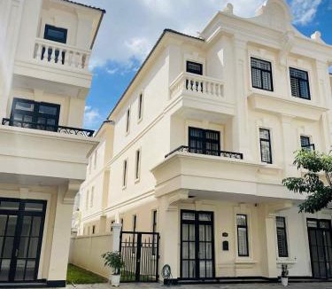Sangkat Bak Khaeng House | Charming 4-bedroom townhome in vibrant Phnom Penh!