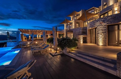 Poros Villa | Charming 4-bedroom villa with infinity pool, with best view of fabulous Poros