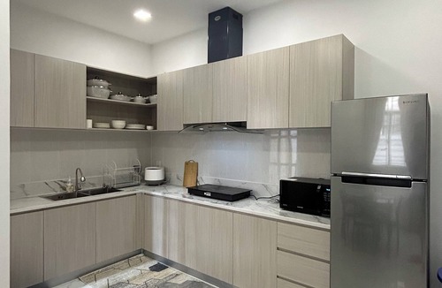 Sangkat Bak Khaeng House | Charming new 4-bedroom townhome in vibrant NE Phnom Penh with A/C!