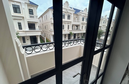Sangkat Bak Khaeng House | Charming new 4-bedroom townhome in vibrant NE Phnom Penh with A/C!