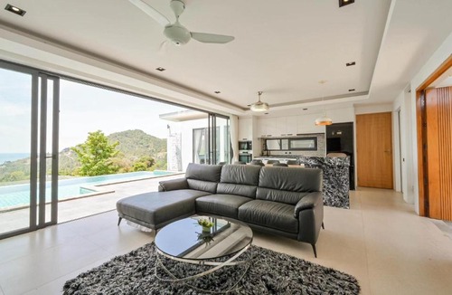 Bophut Villa | Chaweng noi Seaview villa with 5 bedroom