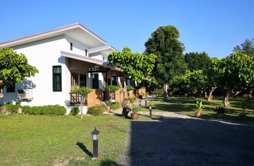 Saraphi Hotel | Chiang Mai Garden Bungalows