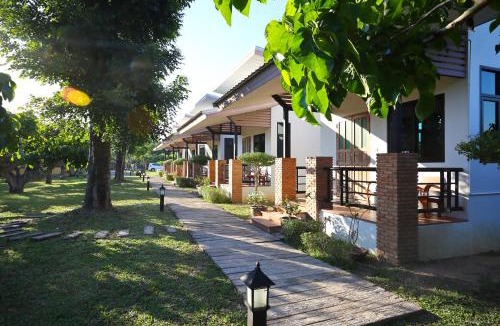 Saraphi Hotel | Chiang Mai Garden Bungalows