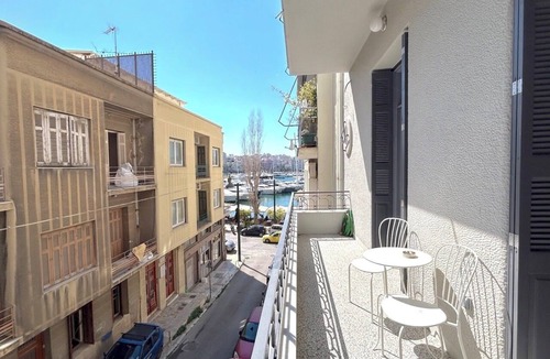 Piraeus Apartment | Chic 5BR Seaside Pasalimani Apt Next to Marina Zea