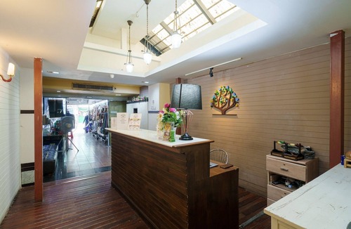 Lak Si House | Chic Solo Getaway | Deluxe Comfort Near Old Town