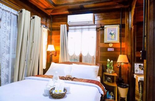 Lop Buri Bed & Breakfast | Chom Wat Boutique Hotel