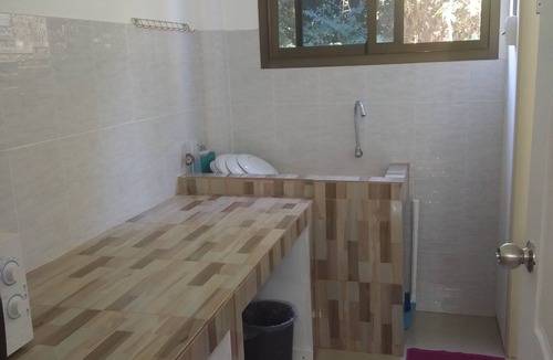 Rayong House | Chomlay Restaurant & Room for Rent