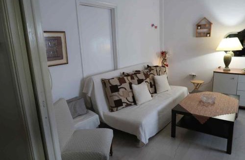 Aegina Town House | ChrysAnna Apartment