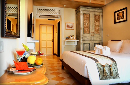 Amphawa Hotel | Chuchai Buri Sri Amphawa