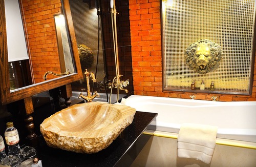 Amphawa Hotel | Chuchai Buri Sri Amphawa