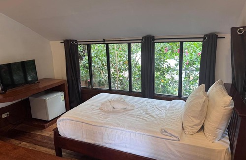 Ko Phi Phi Hostel | Chunut House Resort