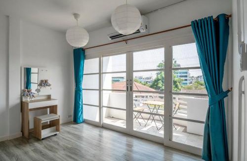 Prawet House | City Home 4BR near Hua Mak station with parking