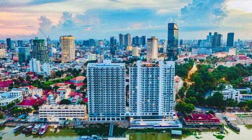 Daun Penh Apartment | City & River Views near Royal Palace and Watphnom