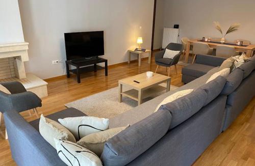 Khalandrion Apartment | Classy 3BR with 2 Bathrooms Apartment in Marousi