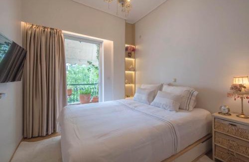 Irakleio Apartment | Classy Spacious Apartment in Irakleio Athens
