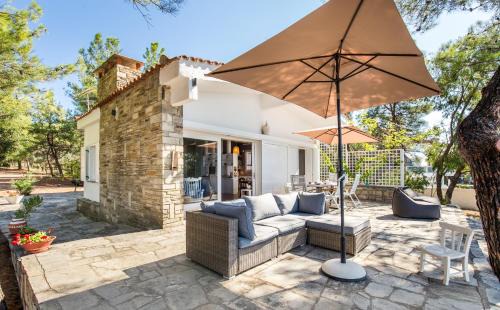 Potos House | Cleo beachfront villa