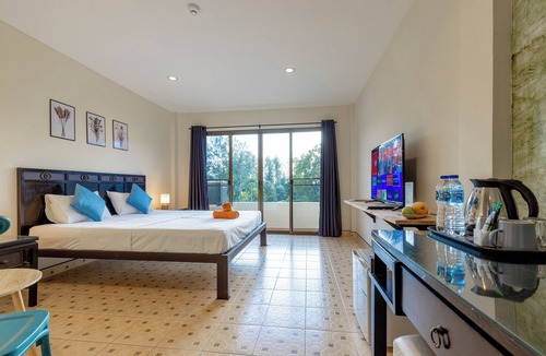 Kamala Hotel | Club 22 Kamala Suites