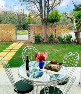 Korfalonas House | Coastal Haven Your Oasis by the Sea