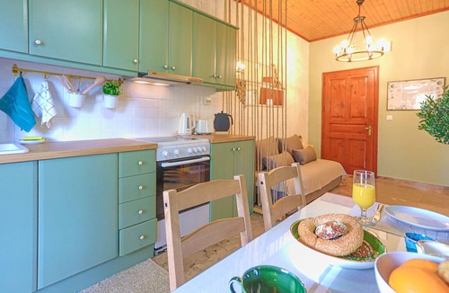 Petaleia Apartment | Cochelli Villa Lower