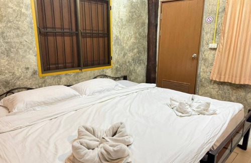 Old City Hotel | Collection O Baan Elephant Home