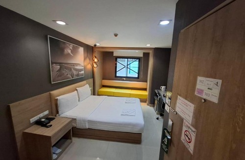 Thanon Phaya Thai Hotel | Collection O Pratunam 19 Hotel