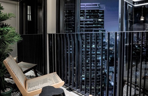 Siam Condo | Colonial Luxury designed room, next to MRT Samyan