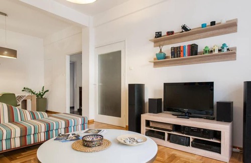 Plaka Apartment | Comfortable Apartment in Plaka