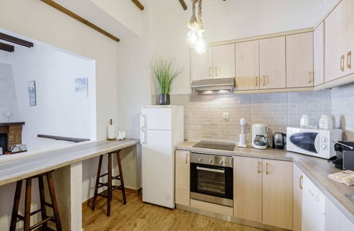 Haraki House | Comfortable holiday home with terrace