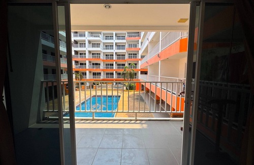 Pratumnak Hill Apartment | Comfortable Pool-View Studio with Balcony - Pratumnak, Pattaya