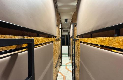 Thanon Phetchaburi Hostel | Comfy Corner Hostel