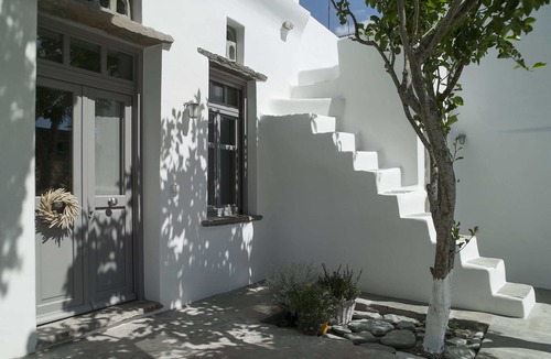 Mesi Condo | Conditioning In traditional island style - Four independent self-contained guest houses