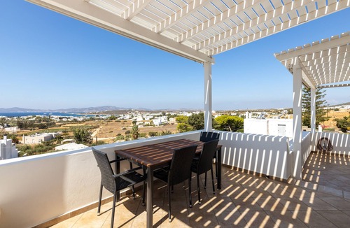Aliki Villa | Constamar Villa, Swimming pool - 10min walk from Alyki Center!