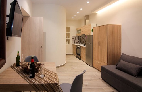 Old Town Apartment | Contemporary Studios Old Port