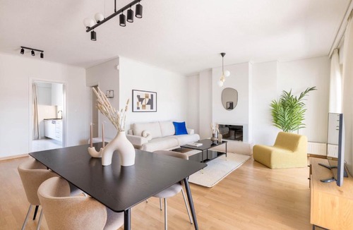Khalandrion Apartment | Convenient 3BR Apartment in Chalandri by UPSTREET