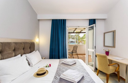 Gerakini Hotel | Coral Blue Beach Hotel