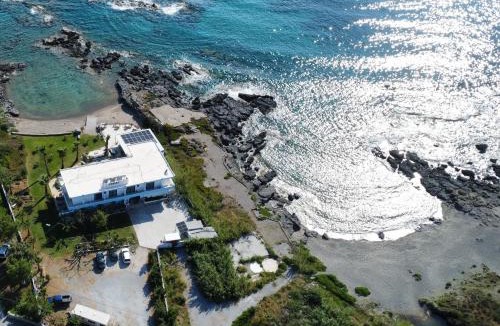 Fragkokastello House | Coral