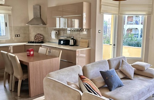 Dogankoy Apartment | Cosy Apartment at Downtown Kyrenia With Pool