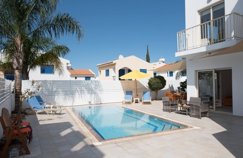 Pernera Villa | Cosy Pernera Villa, Private Pool, 8 mins Beach