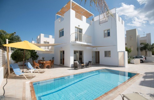 Pernera Villa | Cosy Pernera Villa, Private Pool, 8 mins Beach