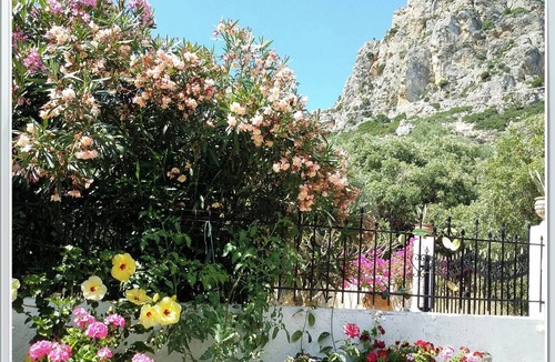 Palaiochora Cottage | Cottage Sleeps 3 with Sea Views and Parking