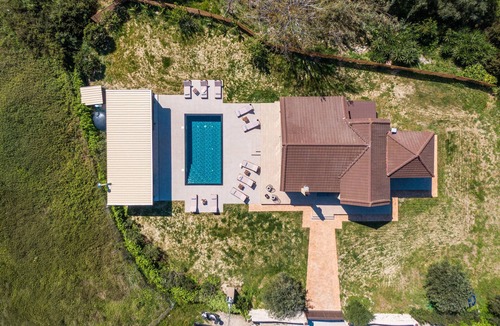 Lefkimmi Villa | Country House 'Queen Alla' with Mountain View, Wi-Fi and Air Conditioning