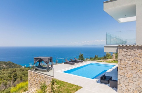 Agios Nikitas Villa | Country House "Zenvillas" with Private Pool & Wi-Fi
